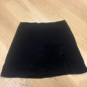 Sun-Deh Women's Black Back Zip Mini Skirt Size 2